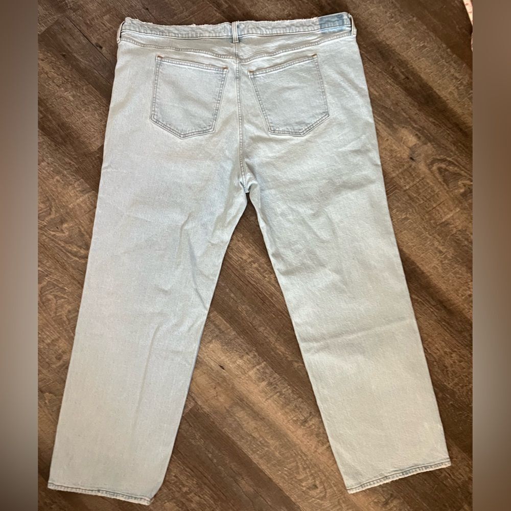Abercrombie & Fitch High Rise 90s Relaxed Jean- Size 37/24 - Picture 2 of 8